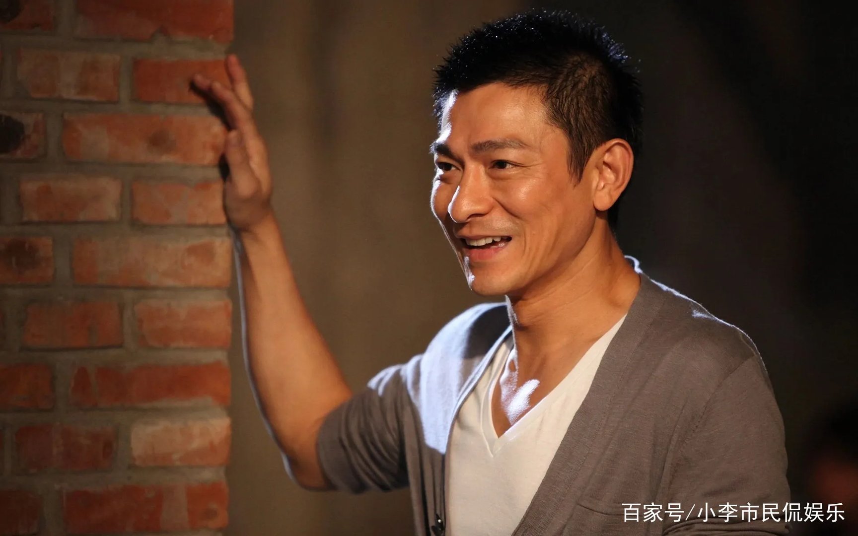 刘德华弟弟罕见露面