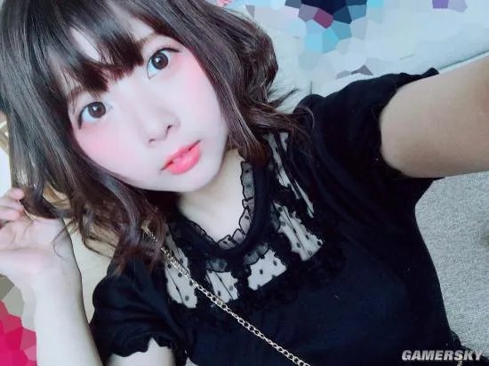 前方腿控福利请注意 一位超会穿丝袜的樱花妹