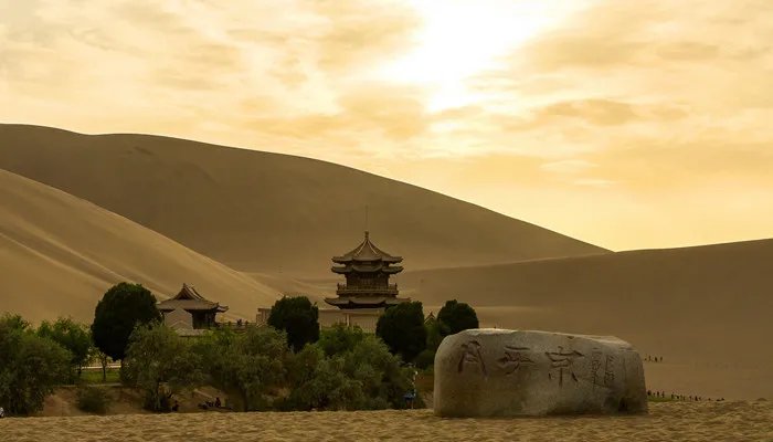 明月出天山苍茫云海间是什么意思