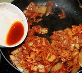 辣白菜炒五花肉