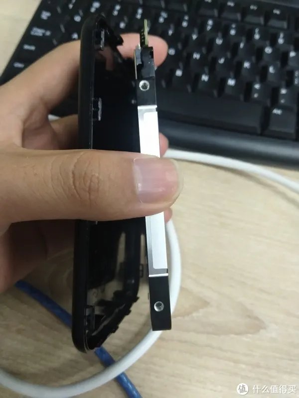 威刚移动硬盘拆解