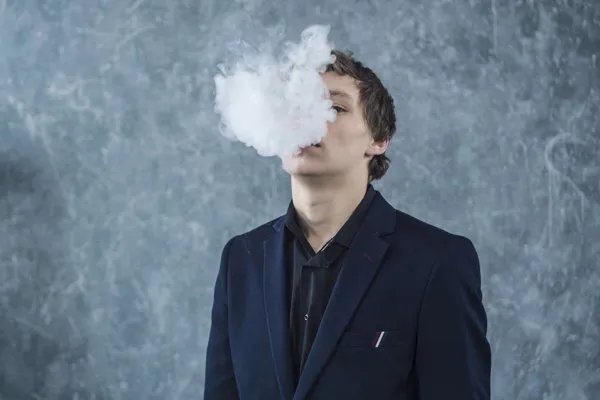 13岁的男孩子怎么变帅