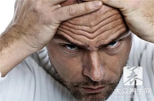 ​额头平适合露额头吗           