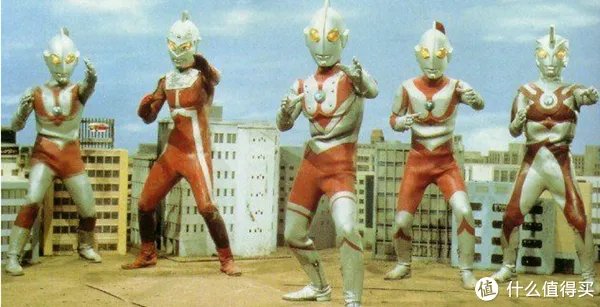 不打小怪兽！奥特曼45周年纪念画册 入手