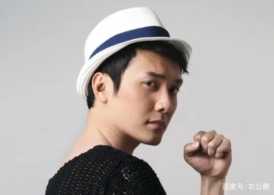 如何评价冯绍峰的颜值和性格？