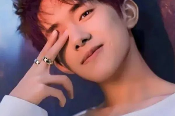 易烊千玺在演唱全新单曲《粉雾海》的时候，嗓音如何？