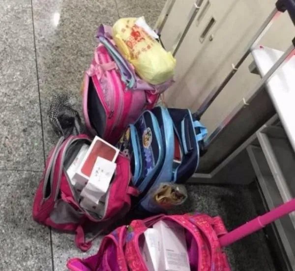 学童为什么藏手机跨境?