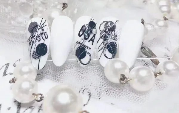 哪个美甲学校好？