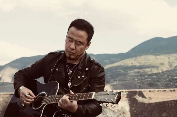 杨坤十大经典歌曲排行榜：《无所谓》上榜，第一无人能及