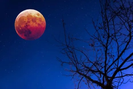 2021年“超级血月”来了,为什么有的人害怕看到它?