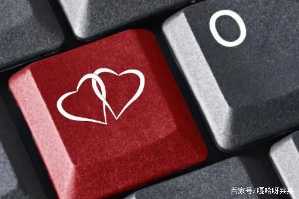 男网友分3次从女子手中骗走80万,女子是钱多还是人傻?