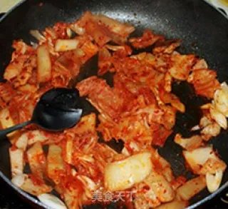 辣白菜炒五花肉