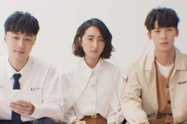 想见你讲的是什么故事看不懂