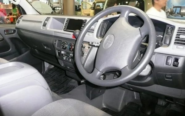 丰田HIACE怎么样?值得买吗?