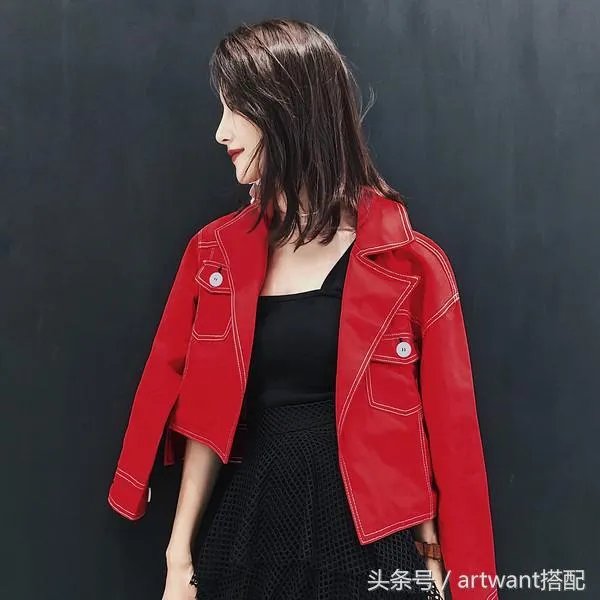 今年秋季比较流行什么样的外套呢?