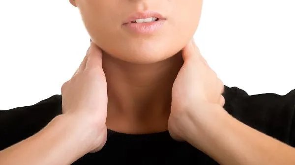 喉咙呼吸有声音是怎么回事