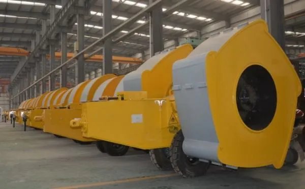 冲击压路机是什么样子的机械设备？