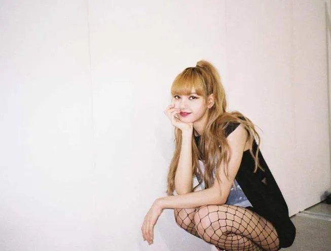 lisa是哪两国混血:lisa详细资料多高多重