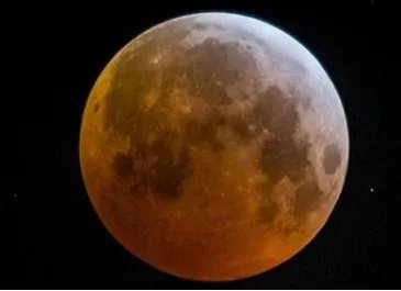 2021年“超级血月”来了,为什么有的人害怕看到它?