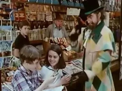 詹妮弗康纳利大尺度剧照：她滚过的床单比你洗过的都多