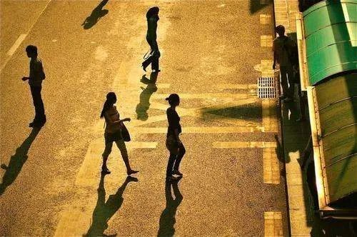 做你的影子是什么歌？