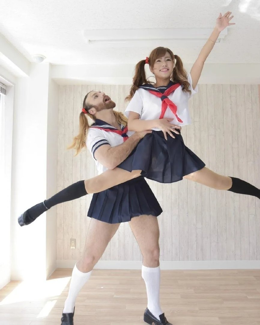 “胡子小姐”来中国 新浪微博分享最新COS