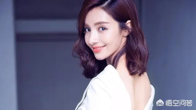 山东航空公司杨佳文