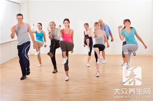 腰长腿短是如何形成的