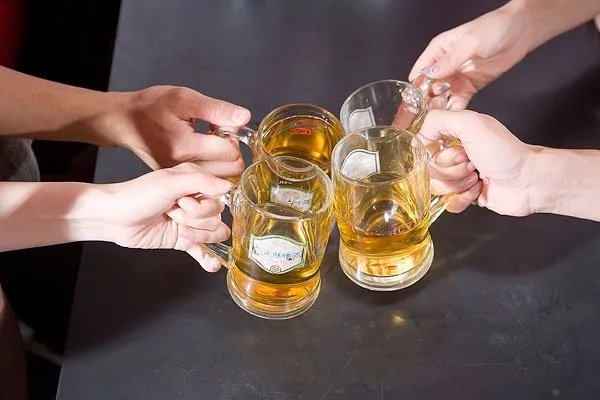 喝一瓶啤酒多久可以开车上路