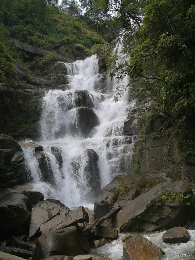 青龙大瀑布有什么景点?
