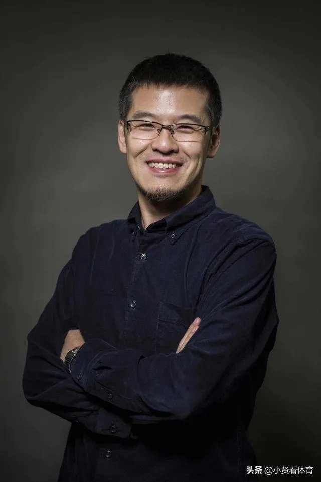 篮球评价员杨毅与苏群，你更喜欢哪个人的解说？为什么？