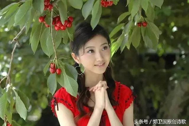 《了不起的盖茨比》一书中，结尾有什么意思？