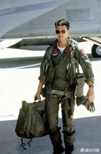 汤姆克鲁斯是凭借哪一部电影走红的？