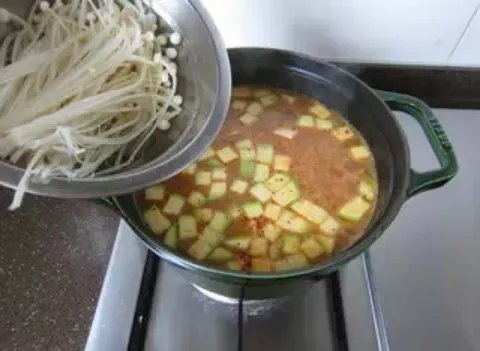 韩国大酱汤的做法是怎样的？