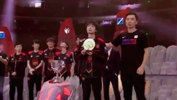 2019lpl积分榜排名是怎样的?