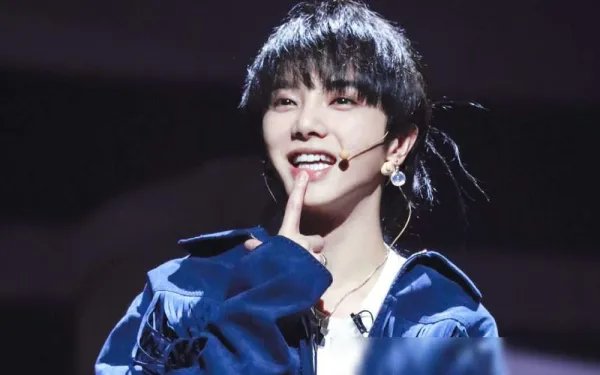 你怎么看网友曝光华晨宇整容的行为？