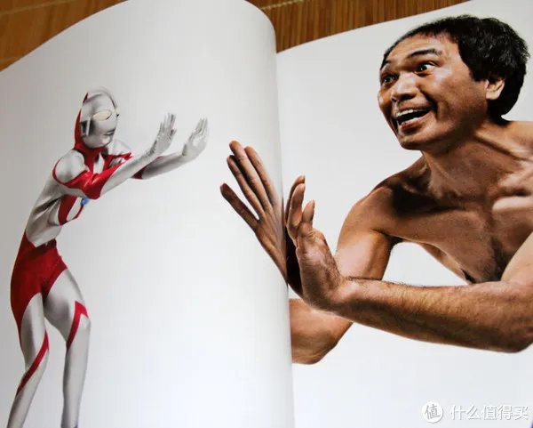 不打小怪兽！奥特曼45周年纪念画册 入手