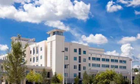 艾芬回应爱尔眼科核查报告,几乎失明到底是谁的错?