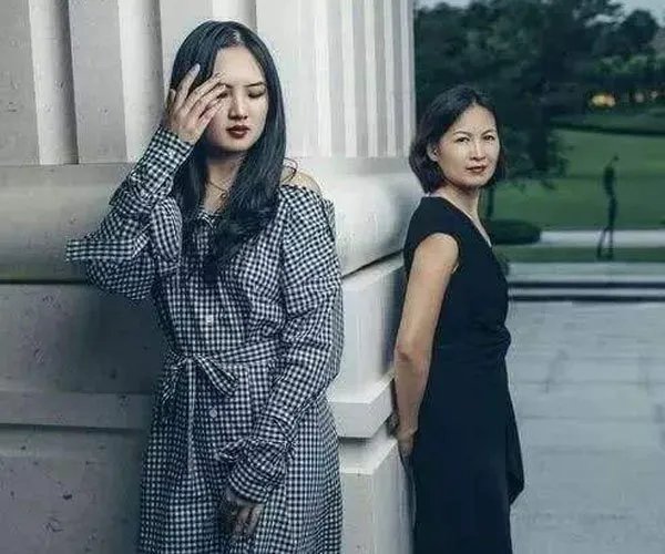 任正非现在老婆姚凌照片资料 哪个成功男人背后没有几个女人