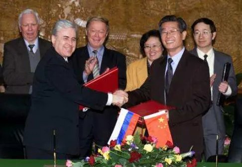 中国为啥要签署中俄睦邻友好合作条约?