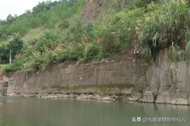 江西小伙95后王亮2分钟勇救4人，立了一等功为什么还被喷？