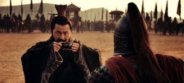 如果刘表马腾在官渡之战时攻击曹操的后方，结果会怎么样？