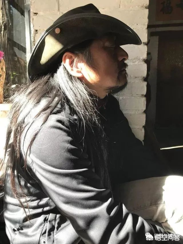 女粉丝发数万字表白知名导演张扬,你怎么看?