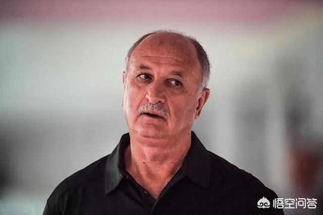 知名足球媒体人袁野爆料称，国足主帅三周后出炉，22冠王领跑，李铁还有机会吗？