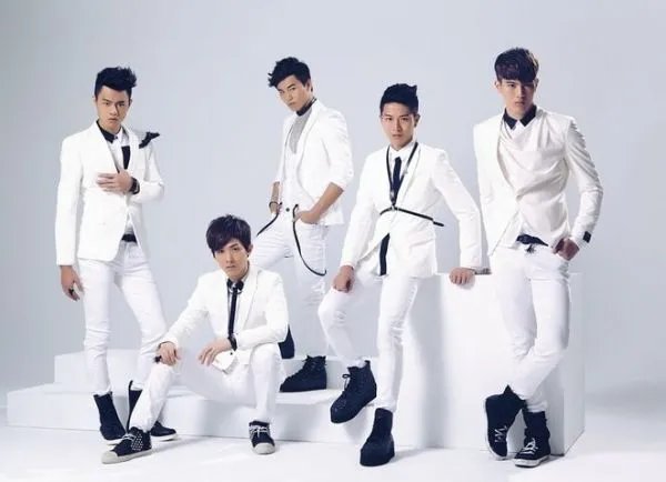 tfboys万万岁的歌名