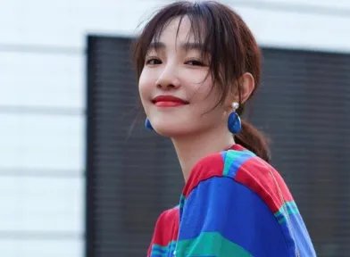 陈羽凡白百何离婚6年，挺孕肚现身，为何身边是佟大为？