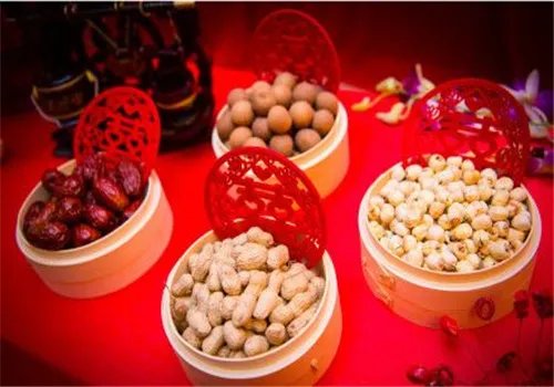 结婚的风俗有哪些 婚礼习俗有什么讲究