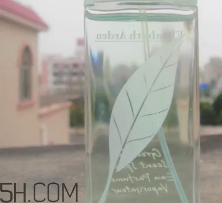 雅顿香水什么档次？雅顿香水是低级香水吗？