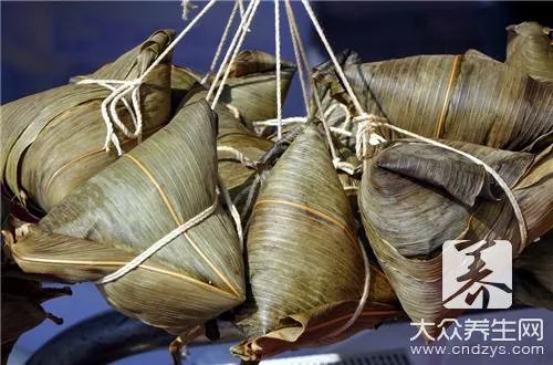 包粽子的黄米要泡吗?