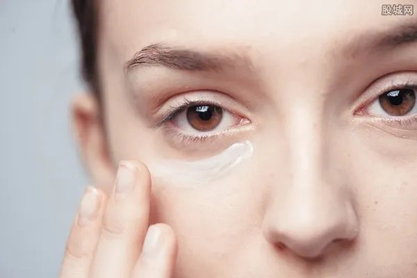 科颜氏眼霜哪款好 科颜氏眼霜适合什么肤质